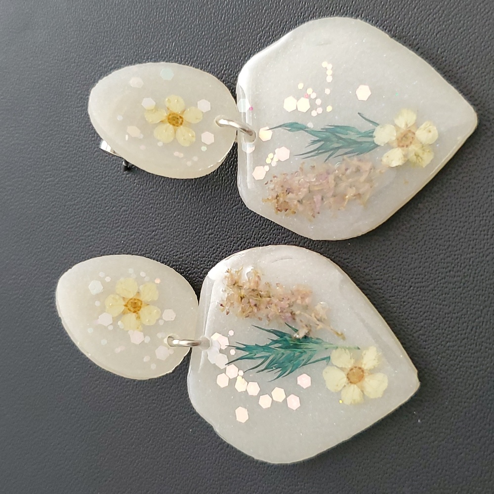 Hand-made Hand Crafted Floral Vibes Resin Earrings New